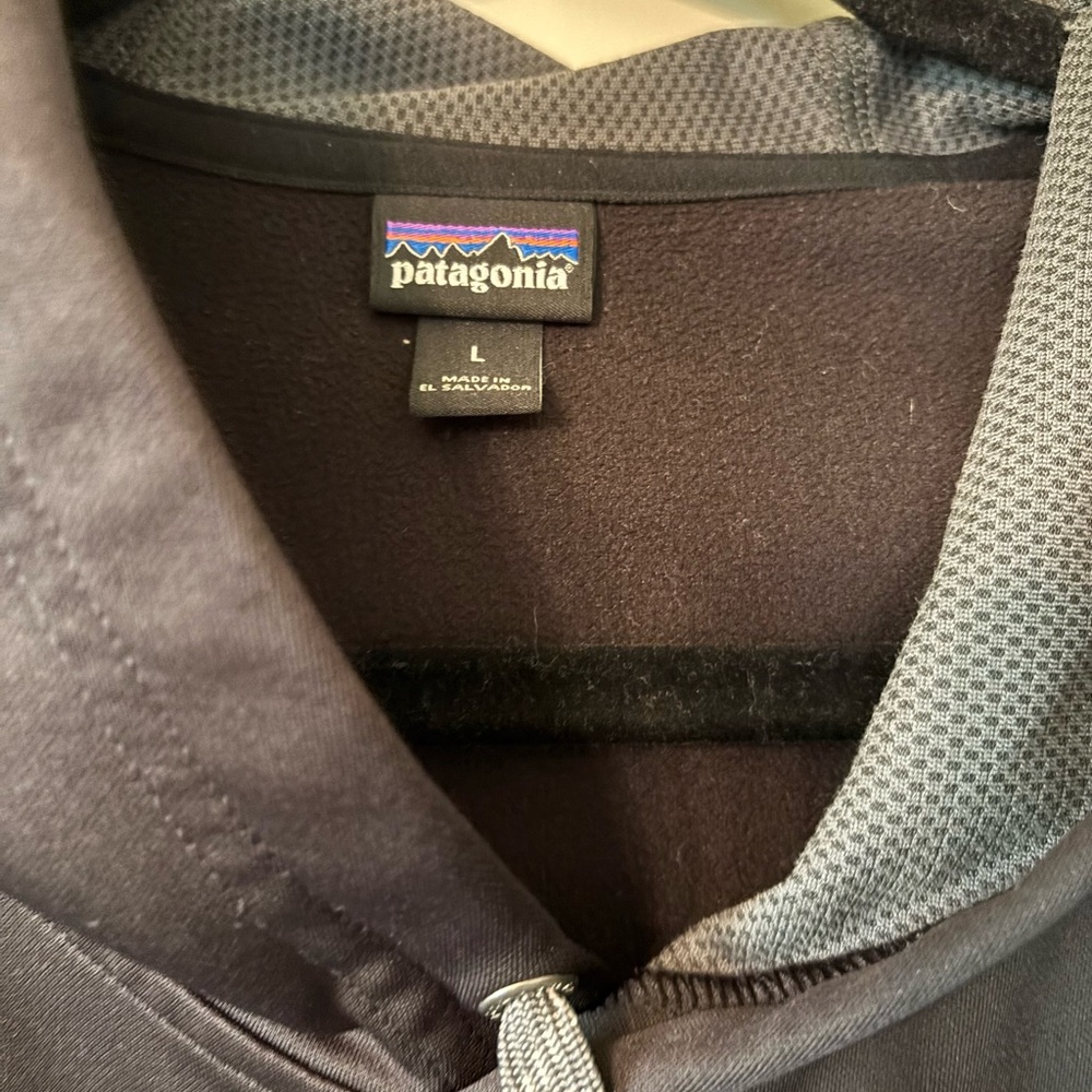 Patagonia Mountain Logo Graphic Pullover in Black with Blue Accent - Picture 2 of 3